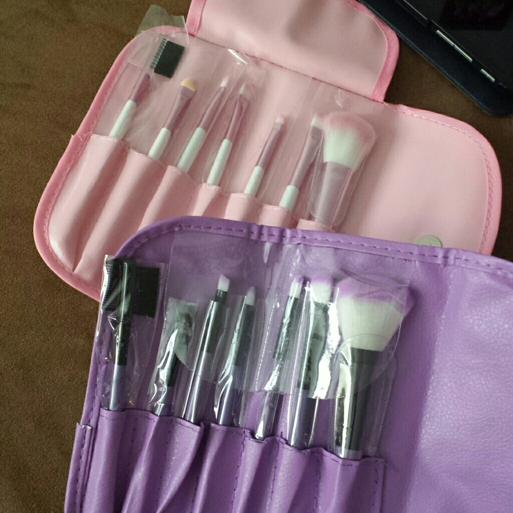 2 bundles 7pcs make up brushes (pink and purple)