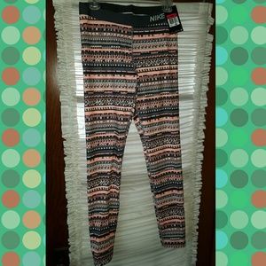 NWT Nike Athletic Hyperwarm Series Leggings