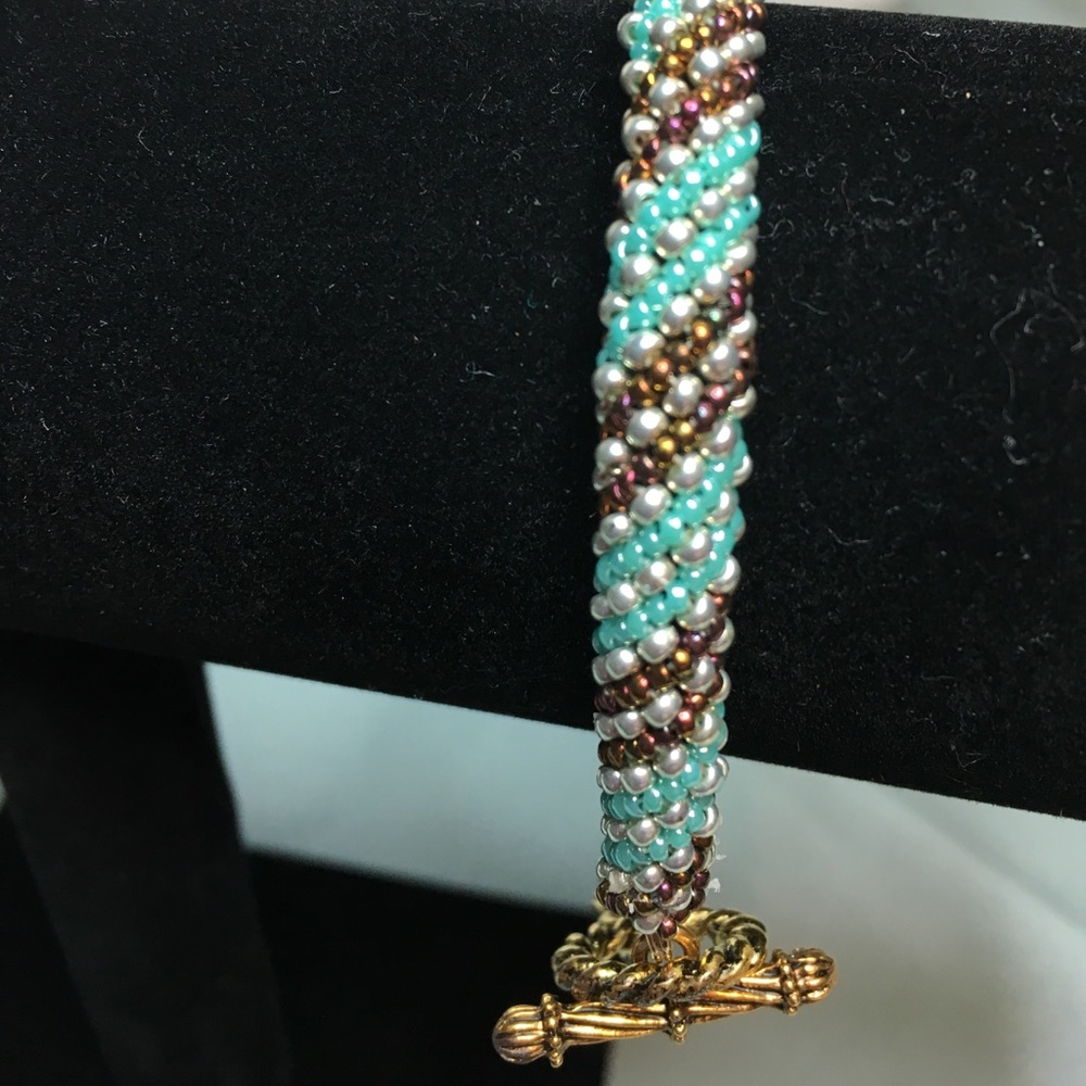 HAND BEADED PEYOTE BRACELET - Picture 2 of 4