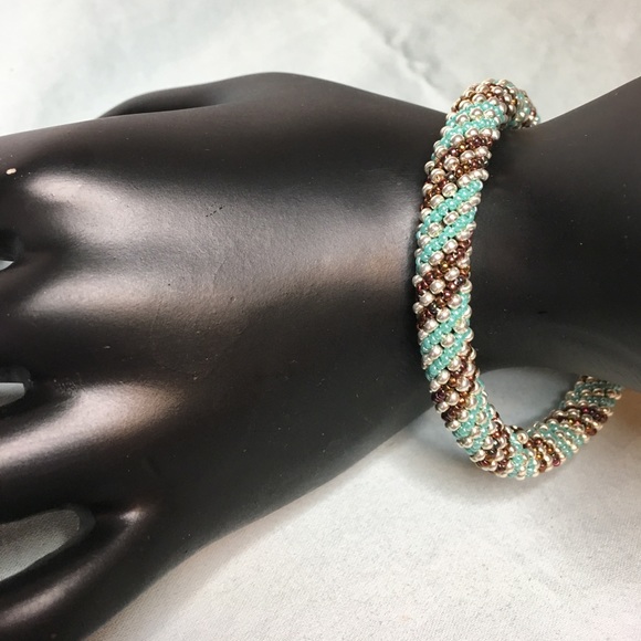 HAND BEADED PEYOTE BRACELET - Picture 3 of 4