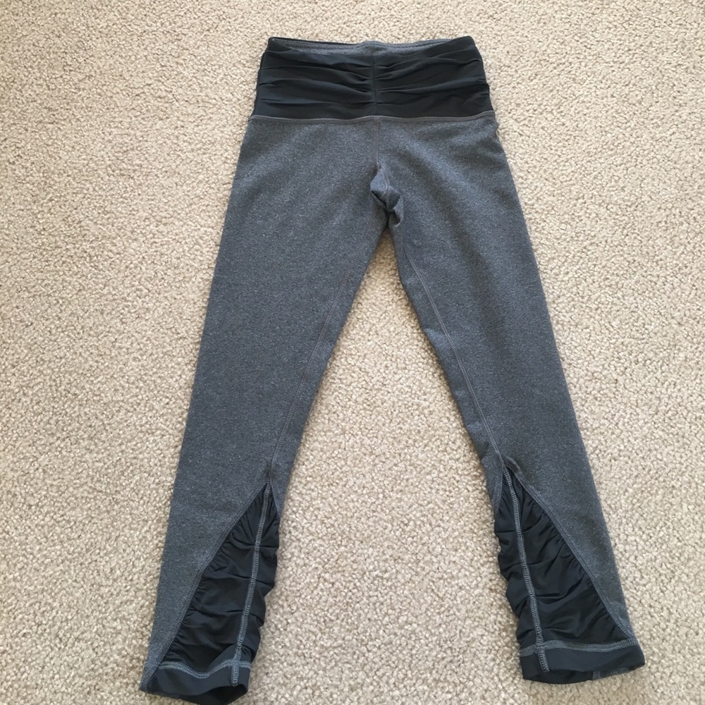 UPDATED Lululemon Embrace Crop
