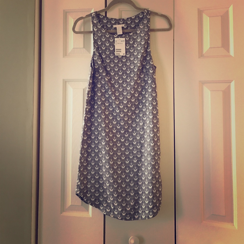 **SOLD**NWT H&M sleeveless shift dress sz 2