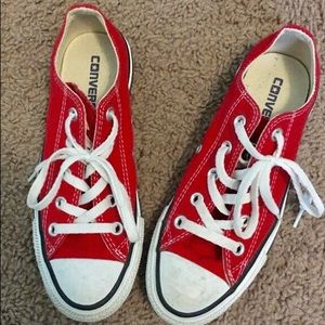 Red low top Converse women's size 6
