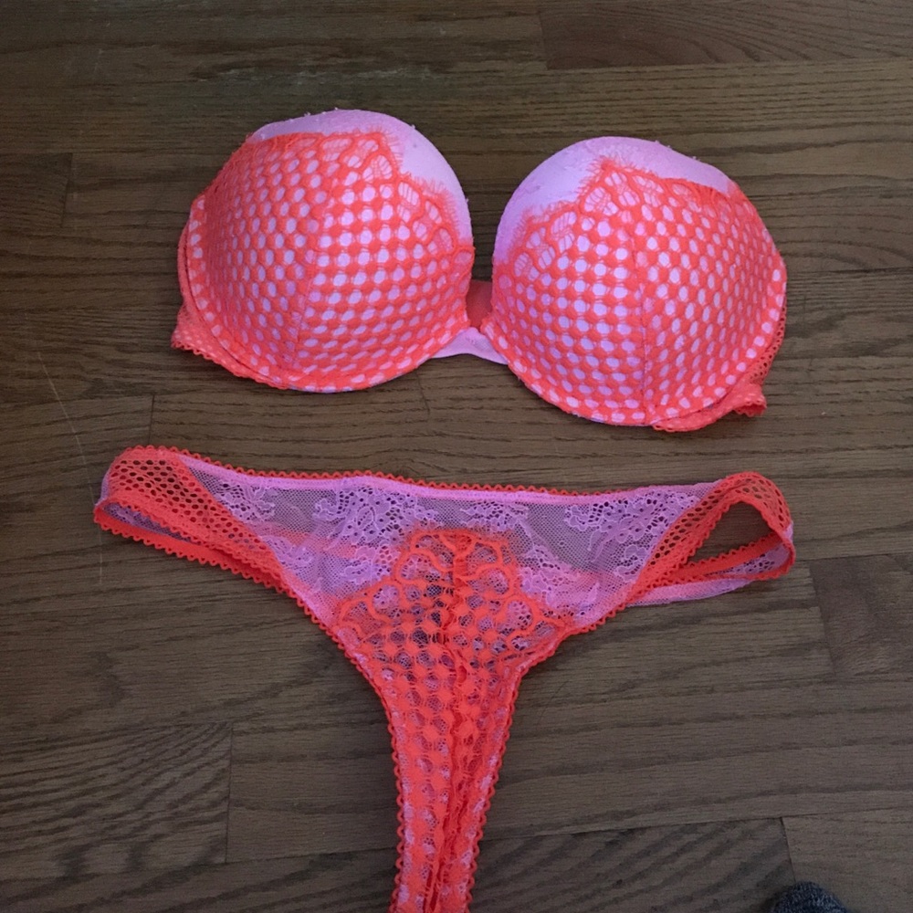 VS bra and panty set! 34DD and medium panty