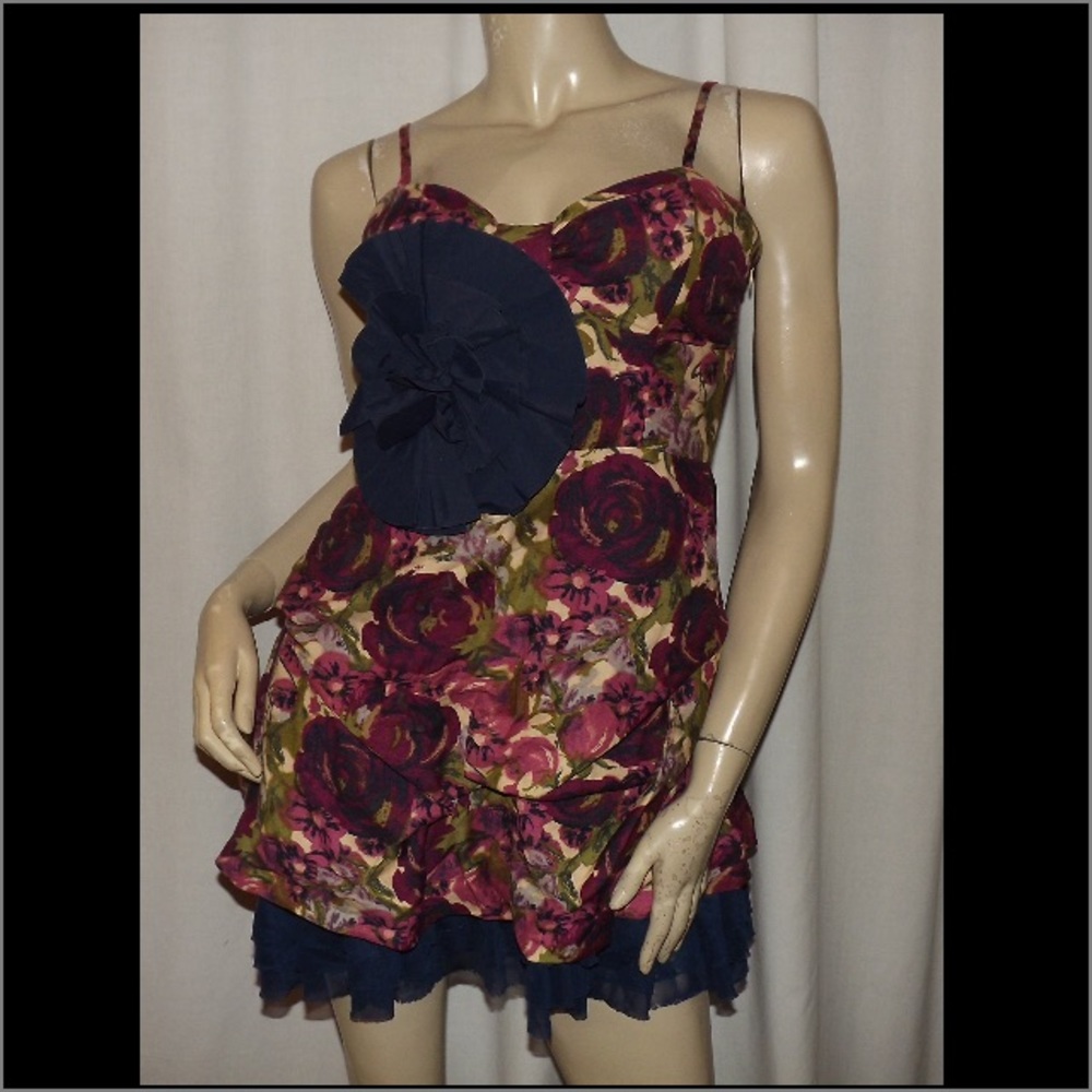 Twelve by Twelve Bustled Appliqué Dress XS