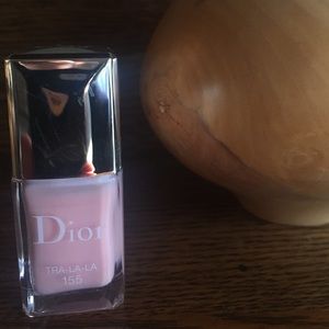Dior Vernis Gel Shine & long wear nail lacquer