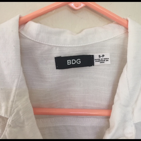 BDG cropped front tie white tank - Picture 2 of 4