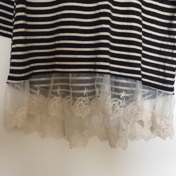 Black and white striped top - Picture 4 of 5