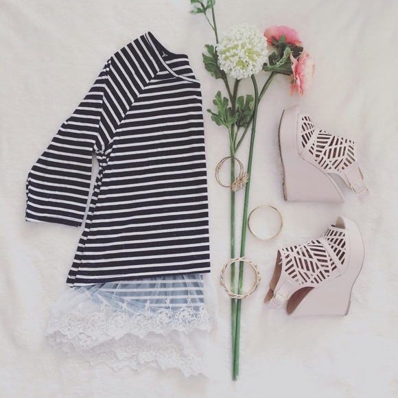 Black and white striped top - Picture 2 of 5