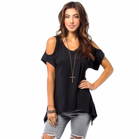 ✨ Cold Shoulder Sharkbite Hem Black Top Med Large - Picture 3 of 3