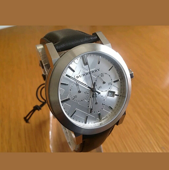 NWT Burberry women's check watch - Picture 4 of 4