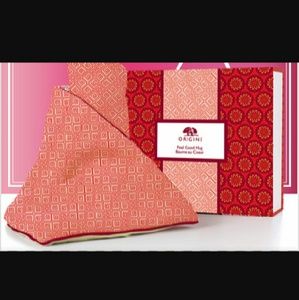 Origins Feel Good Hug Stress Relieving Wrap