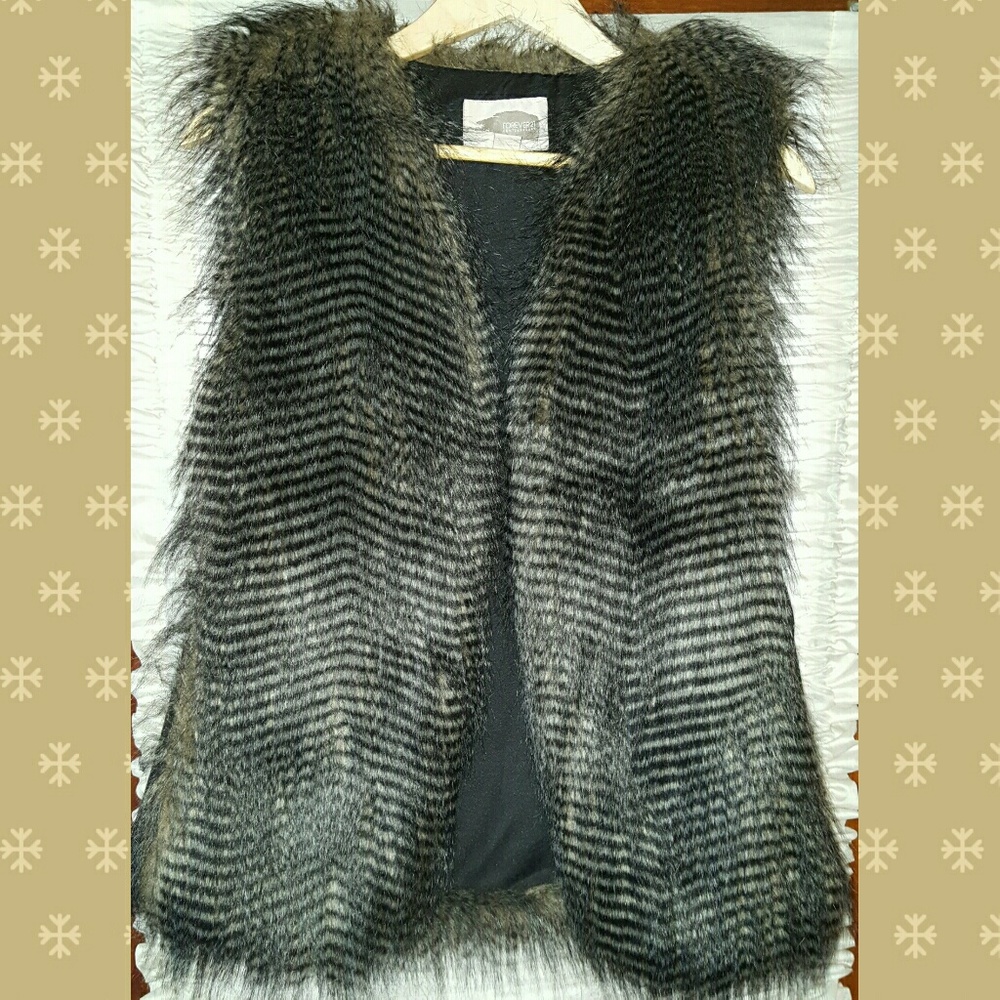 NWOT Forever 21 Faux Fur Vest