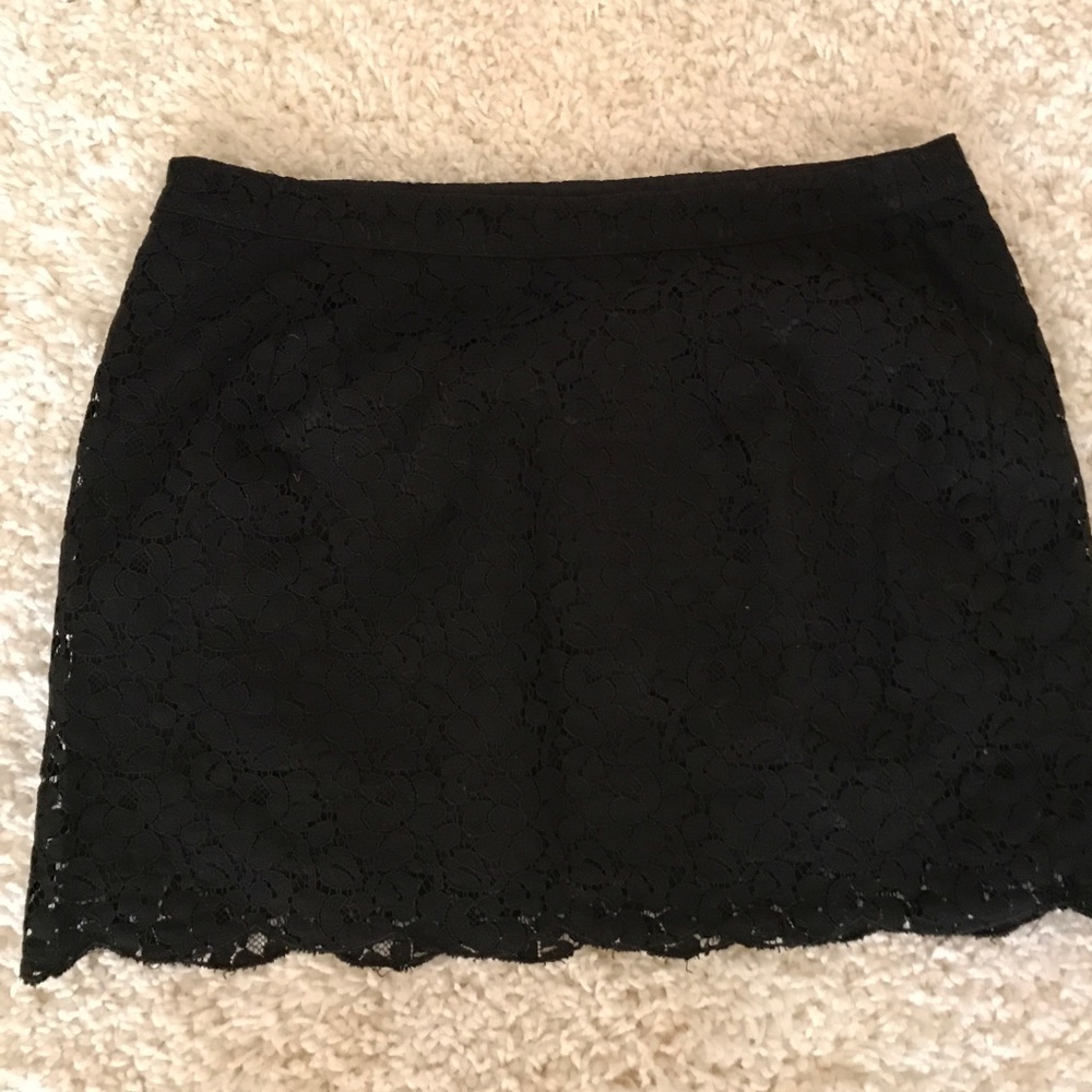 Aritzia lace mini skirt