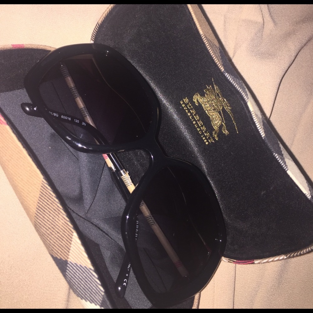 Gucci, Versace, Ray-Ban, Burberry sunglasses