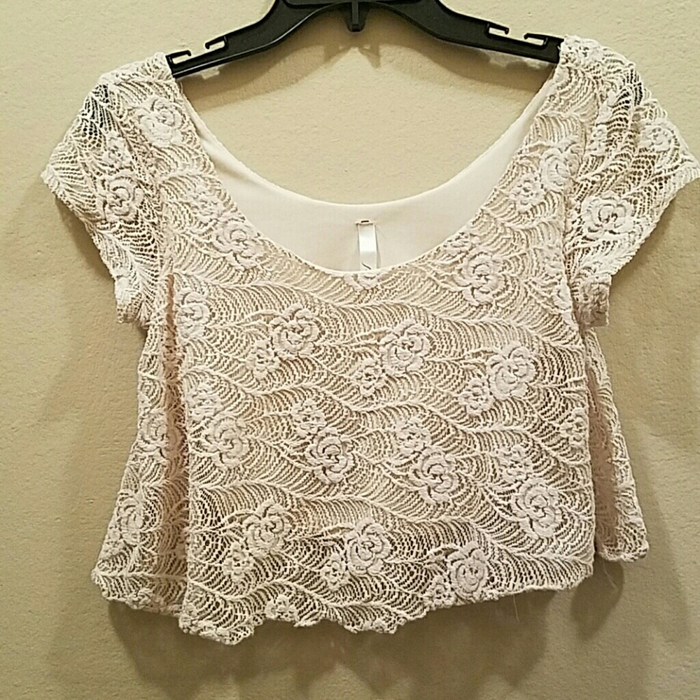 Ivory Lace Short Sleeve Crop Top small