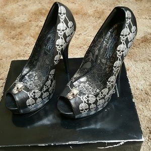 Skull stilletos