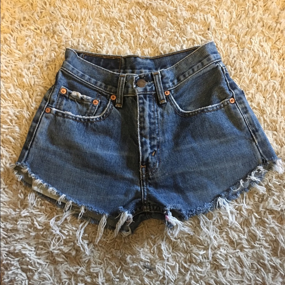 Cut-off Vintage High-waisted Levi's