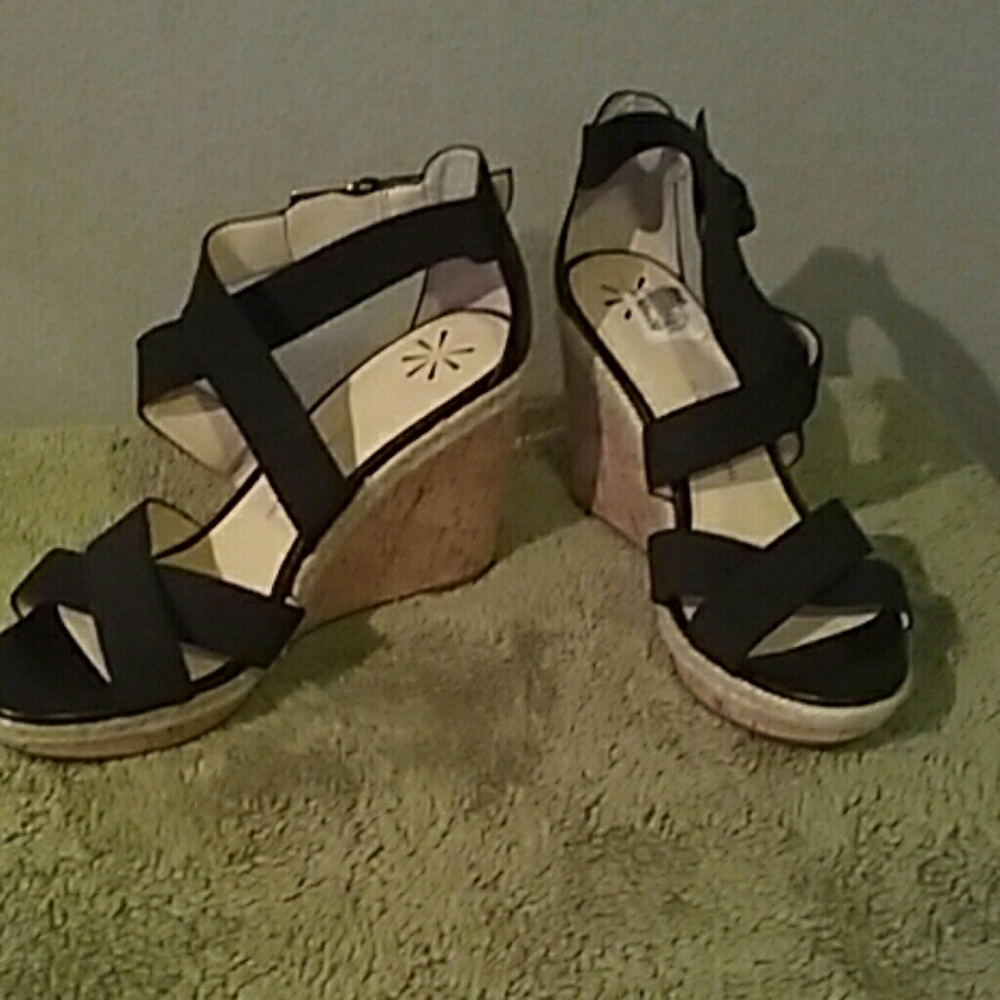 IsaacMizrahi Wedge Heel