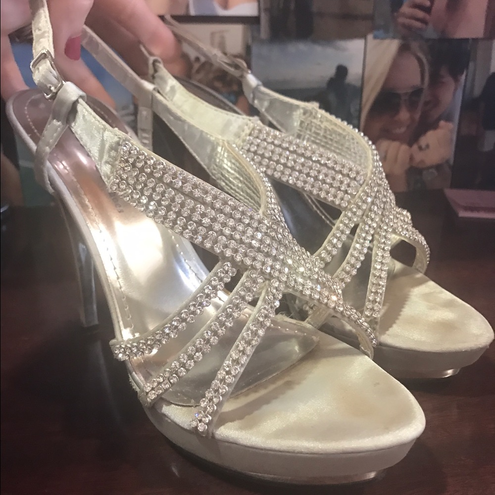 Silver prom/pageant shoes