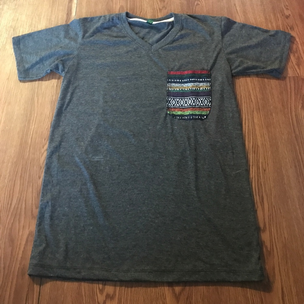 T-shirt with woven front pocket from Thailand