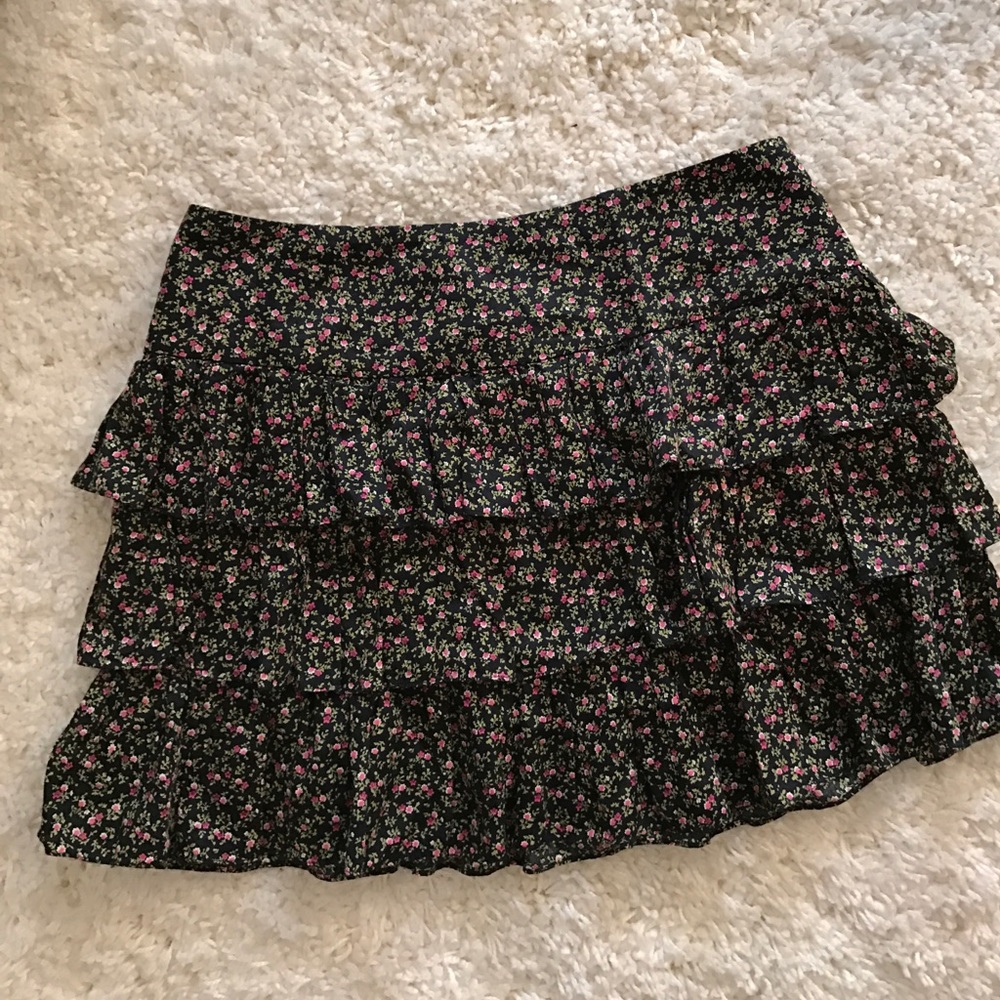 Aritzia floral ruffle skirt