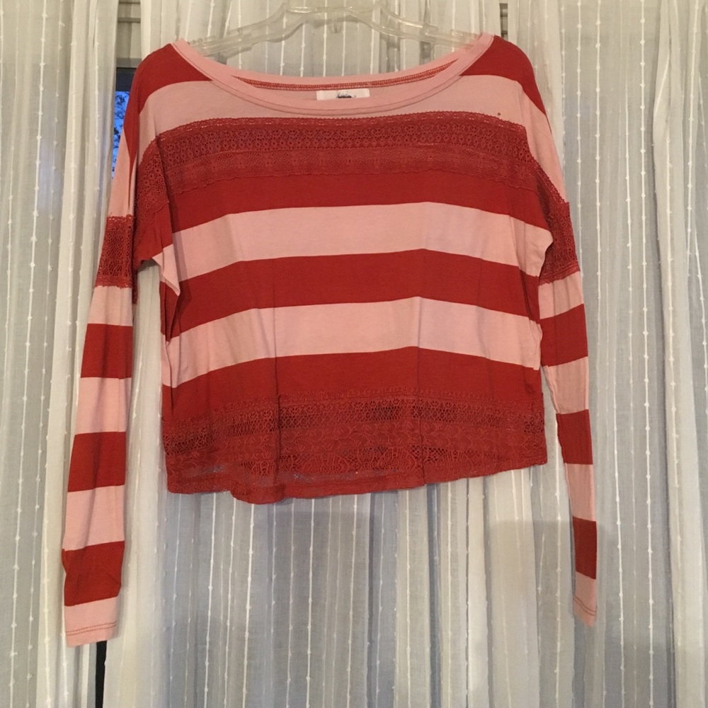 Long sleeve crop top