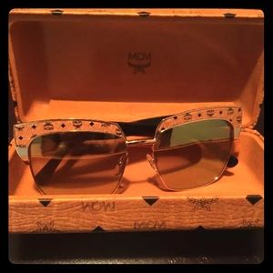 MCM DesiGner SUNGLASSES printed mirrored