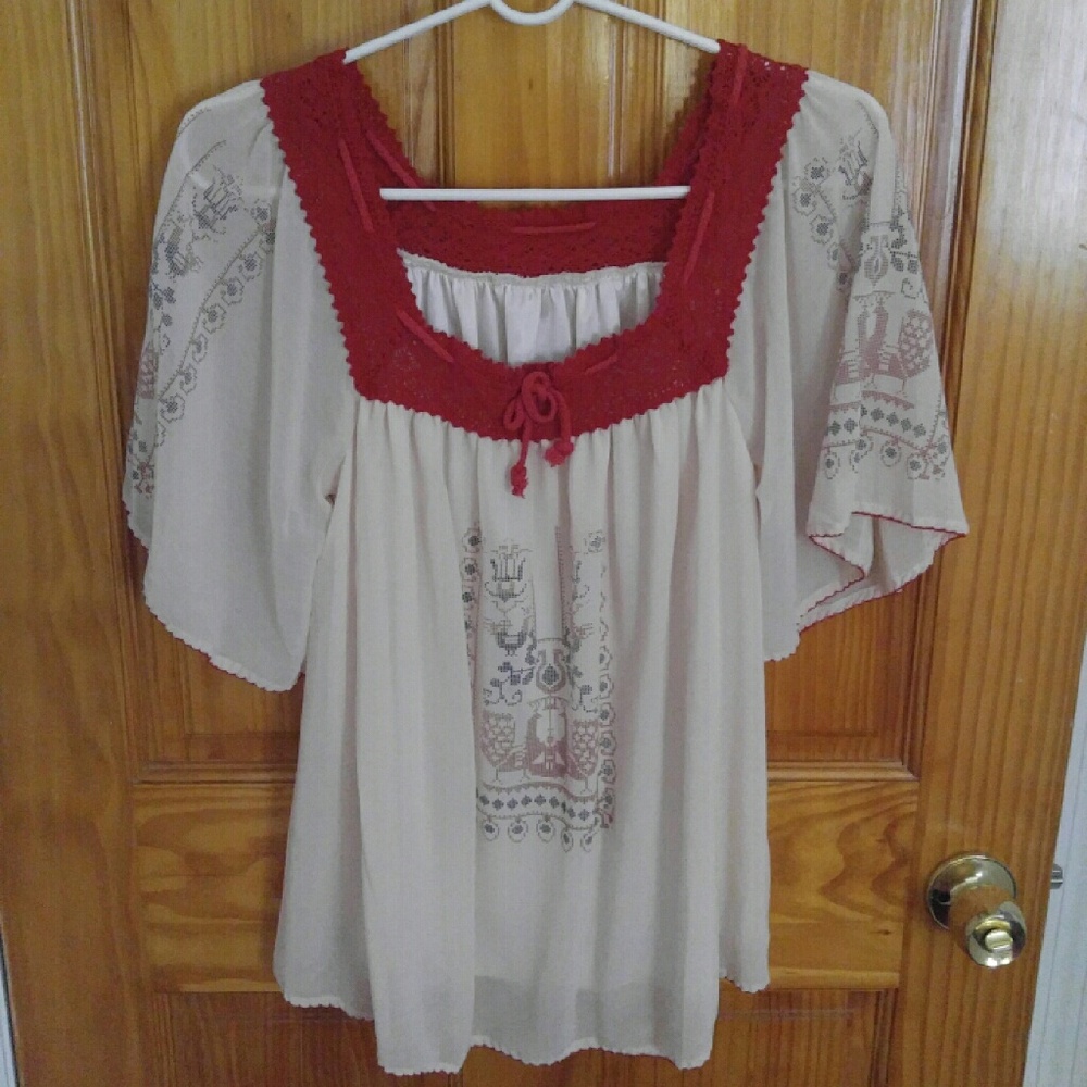 Top. cream.x red. New. size s-m