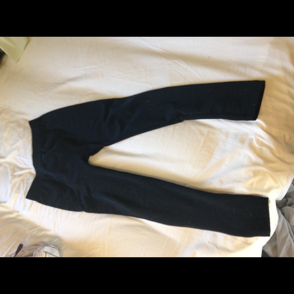 Smooth leggings on out side and cotton on inside