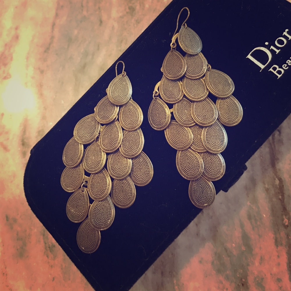 Bronze, Bold & Beautiful earrings 💛 2 for 1