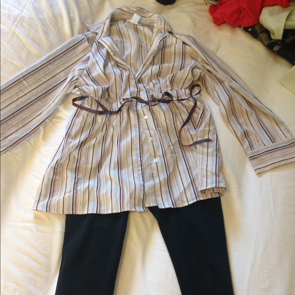 Motherhood small blouse/leggings are separate