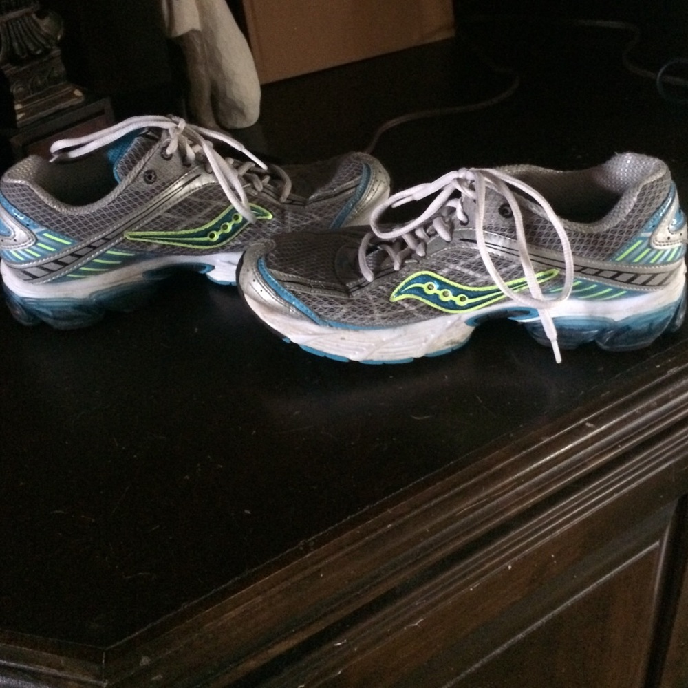 ASIC tennis shoes