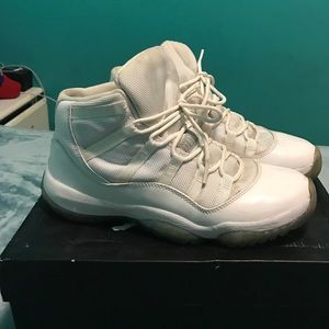 Jordan's XI size 6.5 y 25th anniversary