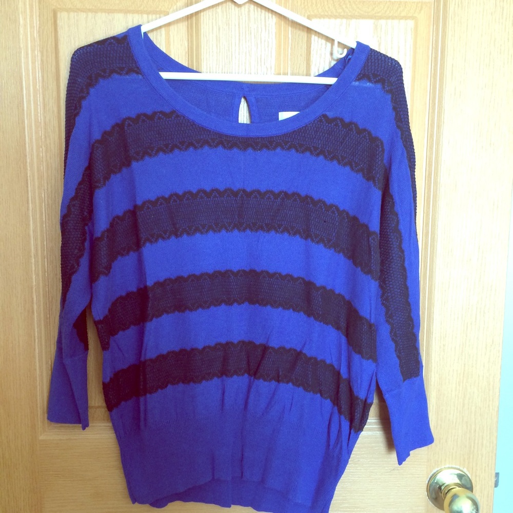 Scoop neck sweater