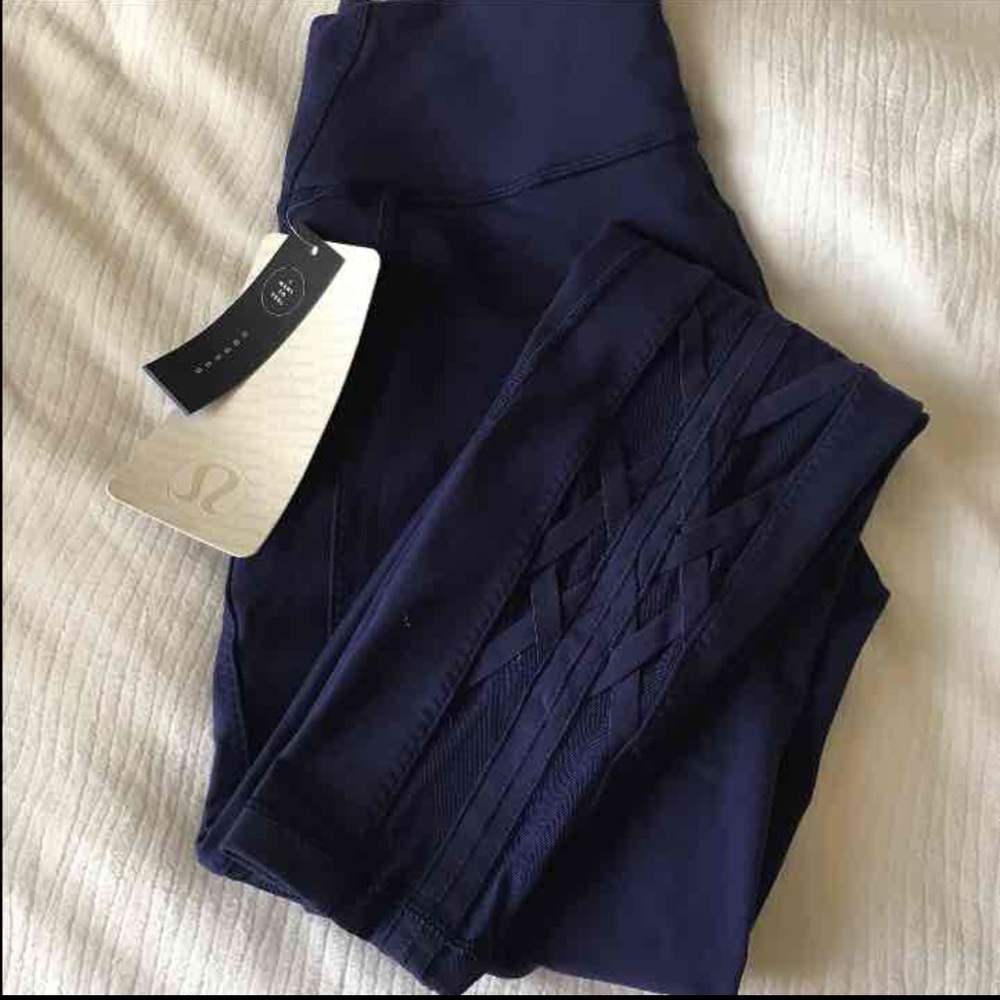 SOLD Lululemon Essential Rhythm Pants (6)