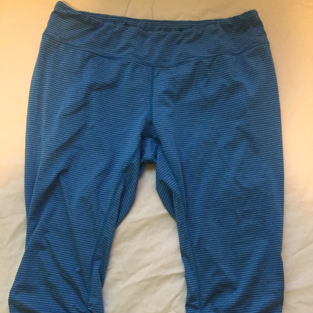 Athletic cropped pants