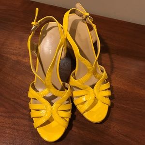 Nine West size 7 yellow wedges