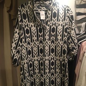 🔴 SOLD 🔴and white polyester dress