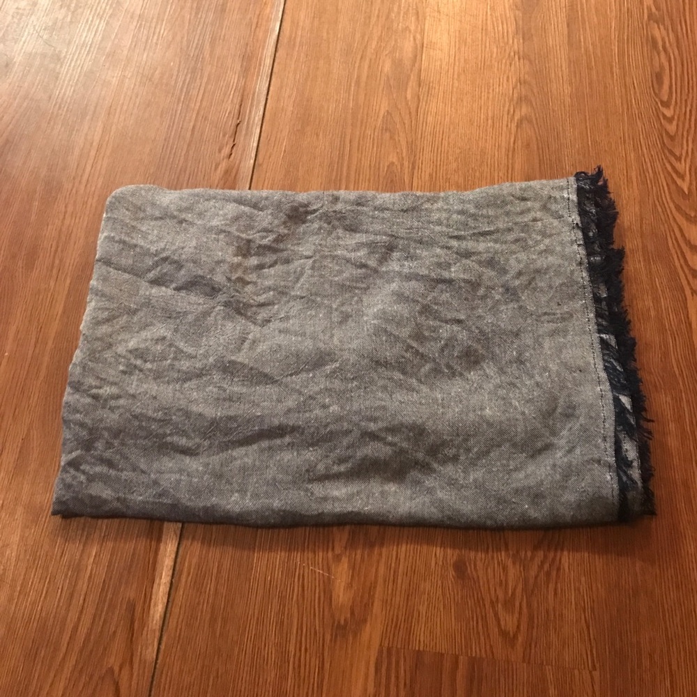 Large scarf