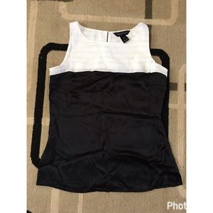 White House Black Market Sz 0 EUC