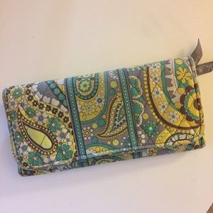 Vera Bradley Wallet | Retired Pattern | Peacock