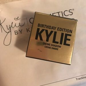 Kylie creme shadow