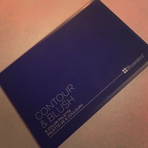 Contour and blush palette