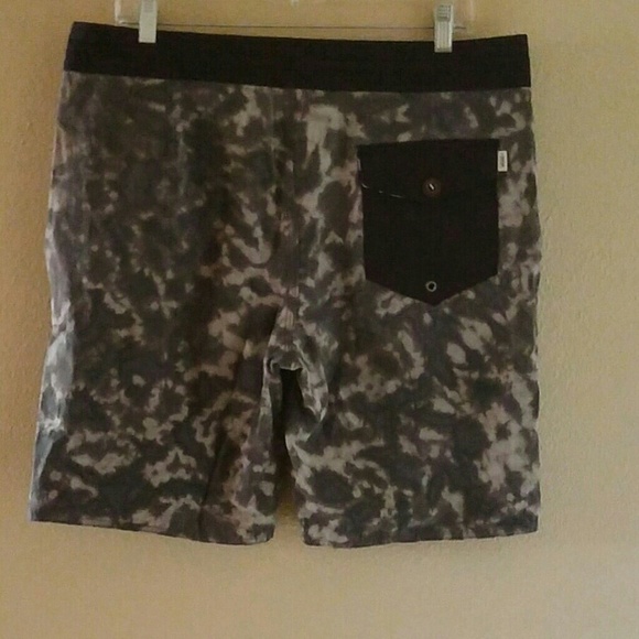 Vans - Picture 2 of 2