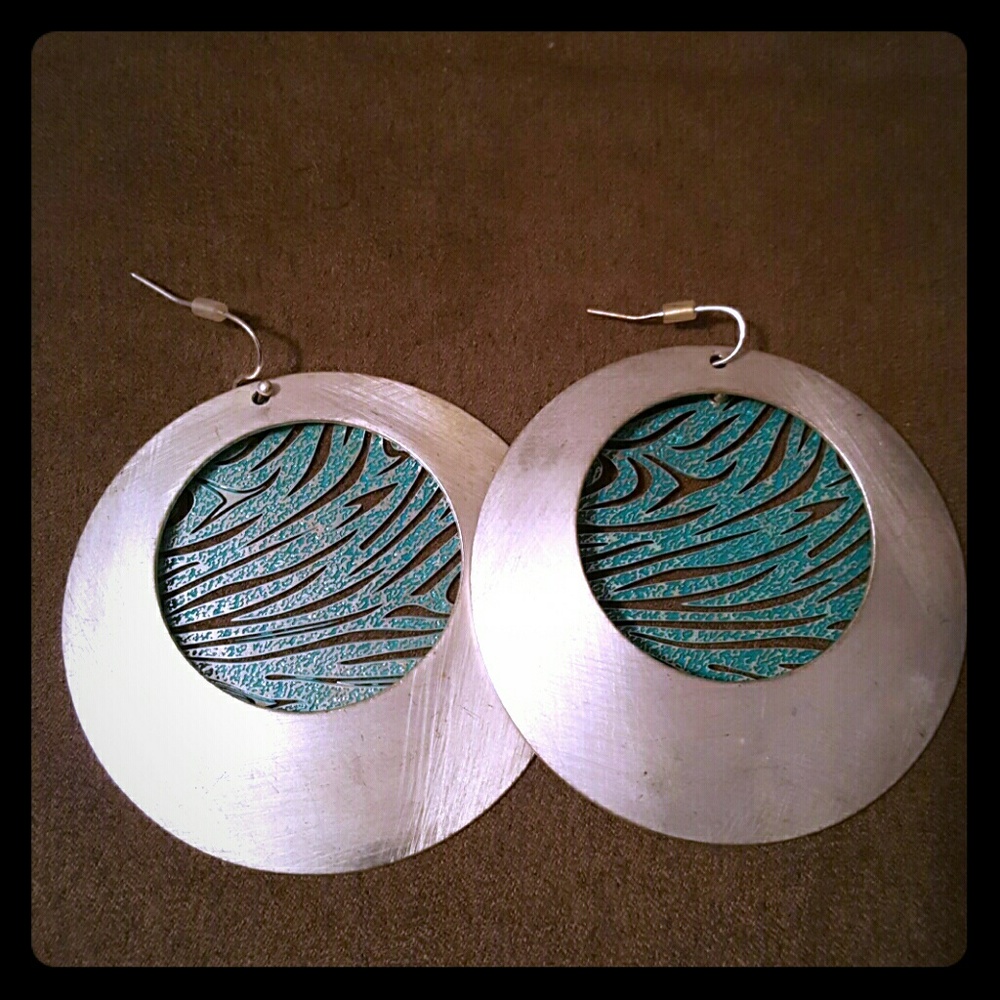 CHIC EARRINGS