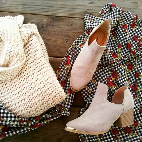 //The Solange// Taupe cutout ankle booties - Picture 5 of 6