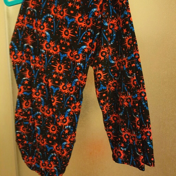 Lularoe TC Leggings- fireworks! - Picture 2 of 4