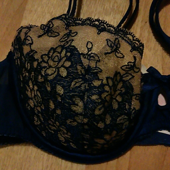 34B Victorias Secret Bra - Picture 2 of 4