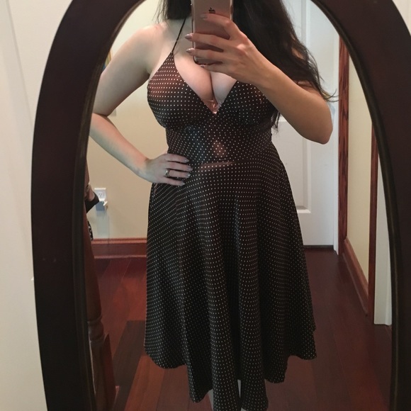 Sexy Pinup-style Halter - Picture 1 of 4